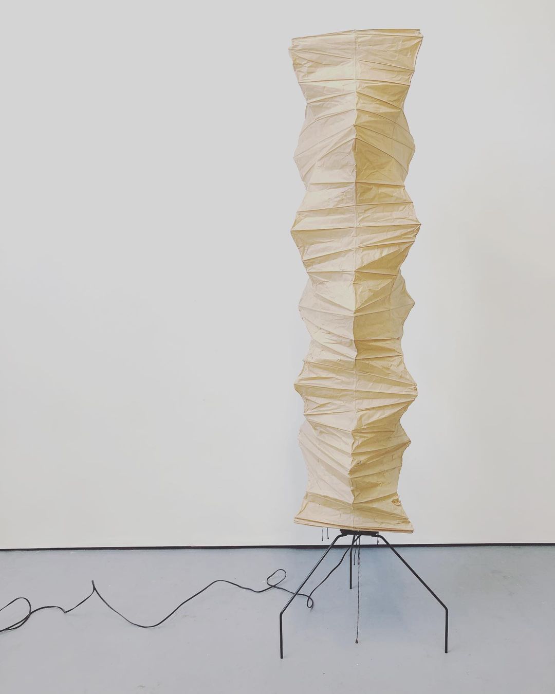 Kibo Reispapier Stehlampe Japanisch inspiriertes sanftes Leuchten für ruhige Wohnatmosphäre und weiches Licht