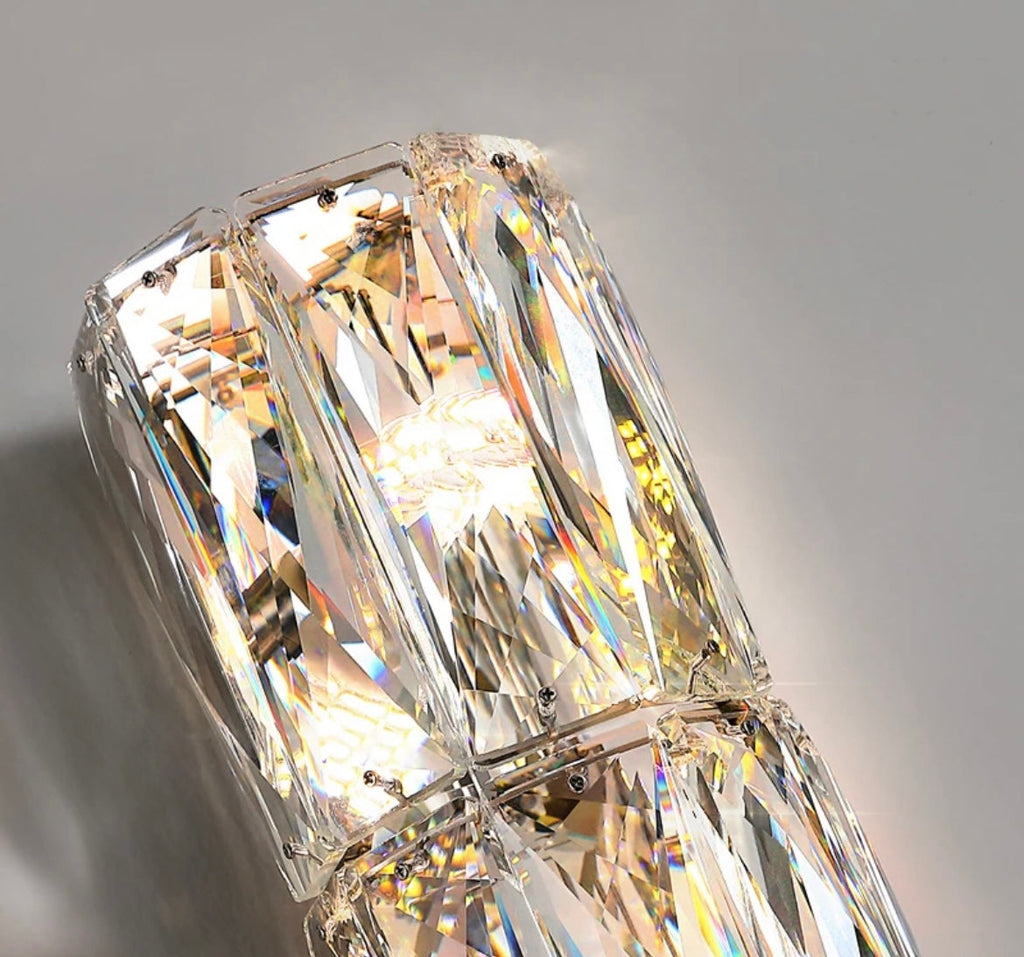Solara Kristall-Wandlampe in Edelstahloptik mit energiesparender G4-LED-Beleuchtung und klaren Kristallakzenten